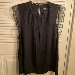 Women’s lace sleeveless blouse